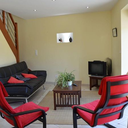 Cosy Chalet With Private Garden In Normandy Isigny-le-Buat Εξωτερικό φωτογραφία