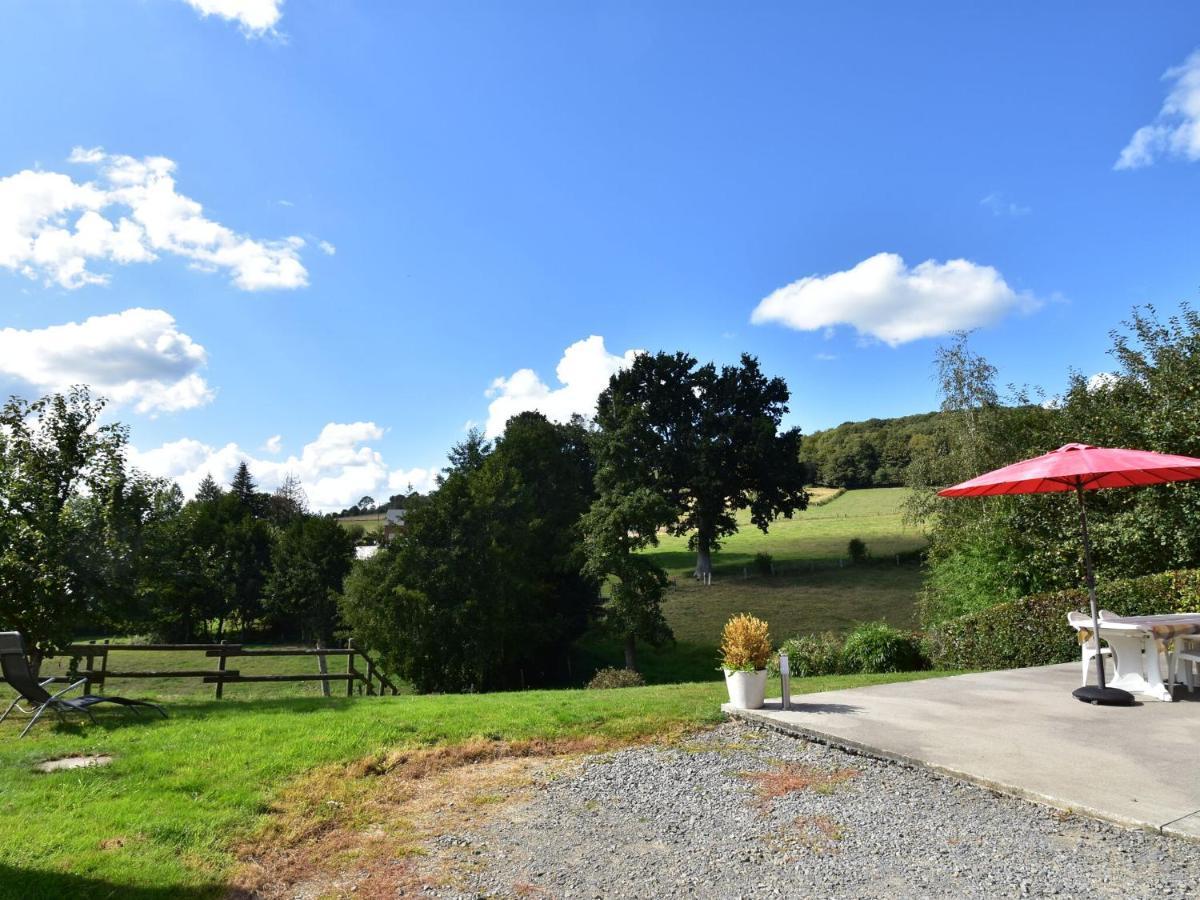 Cosy Chalet With Private Garden In Normandy Isigny-le-Buat Δωμάτιο φωτογραφία