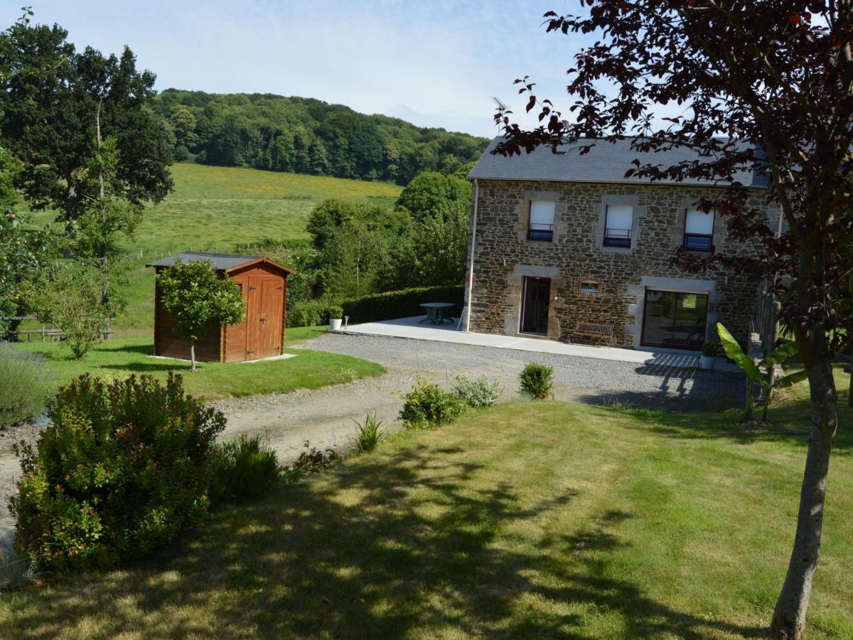 Cosy Chalet With Private Garden In Normandy Isigny-le-Buat Δωμάτιο φωτογραφία