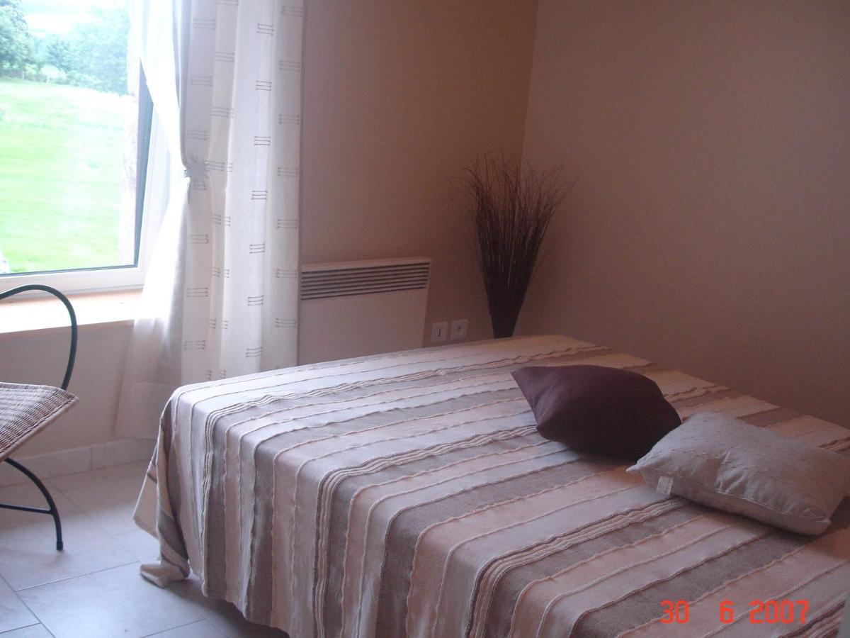Cosy Chalet With Private Garden In Normandy Isigny-le-Buat Δωμάτιο φωτογραφία