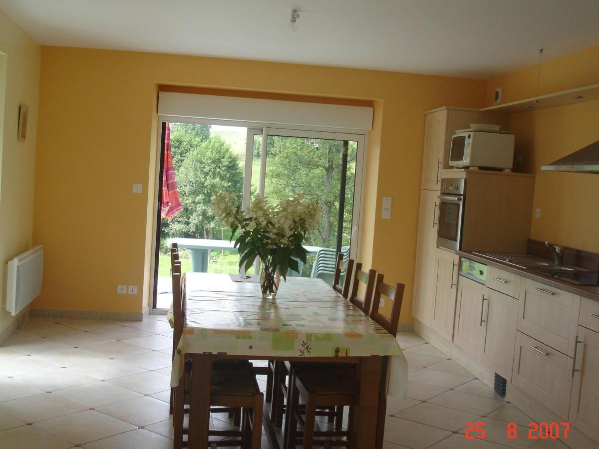 Cosy Chalet With Private Garden In Normandy Isigny-le-Buat Δωμάτιο φωτογραφία