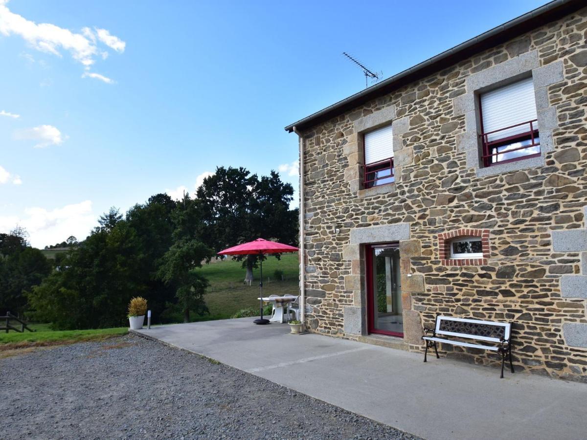 Cosy Chalet With Private Garden In Normandy Isigny-le-Buat Εξωτερικό φωτογραφία